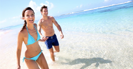 男も女も、一緒に夏を楽しむ相手を見つけたい!