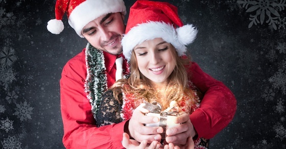 「友達以上恋人未満の女性」がOKしやすいクリスマスデートの誘い方