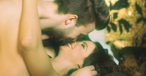 【女性必見】男を最高に興奮させる、キス中の動き7選
