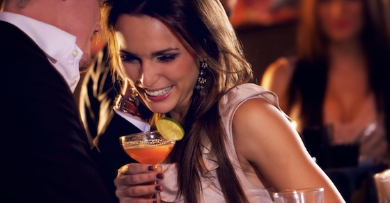 女性が第一印象で「この人と飲みに行きたい」と思う男性の特徴・10選