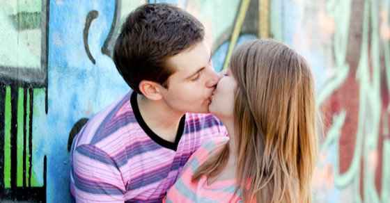 初キスはいつだった?どうやった?場所やタイミングなど徹底まとめ