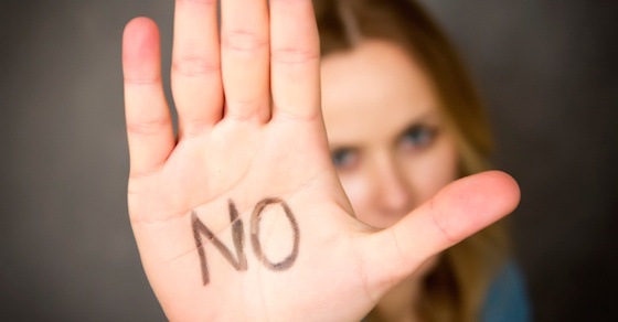 生理中に性行為を迫られたら?どう対処するのが一番正しい?