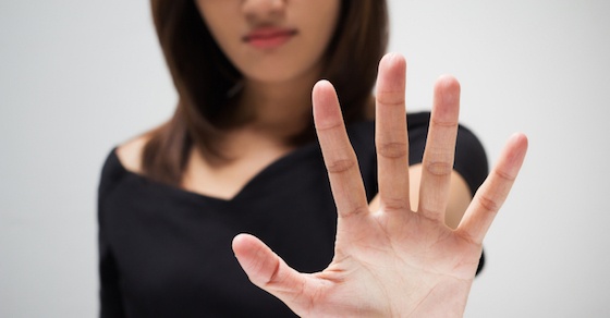 実は女性が、家に遊びに来た男性にしてほしくないこと6つ