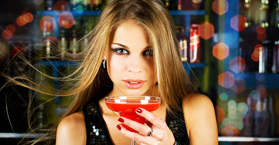 SEXフレンドを作る方法1: 女友達と飲みに行こう