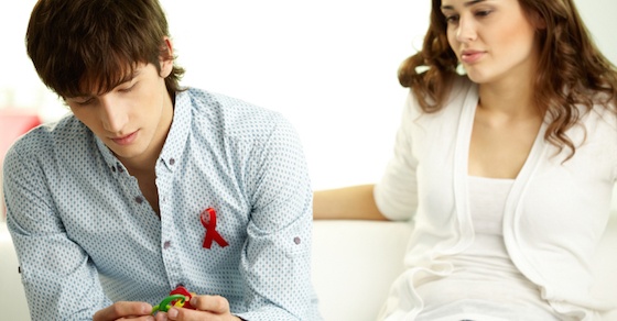 HIVの初期症状と発生率まとめ(発熱/喉の腫れなど)